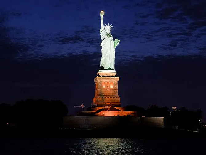Crucero con cena en Nueva York - Estatua de la Libertad