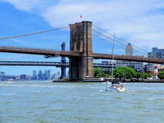 Crucero Landmarks de Circle Line - Estatua de la Libertad Crucero Landmarks de Circle Line - Brooklyn Bridge