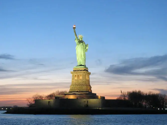 Twilight Boat Tour en Nueva York - Estatua de la Libertad