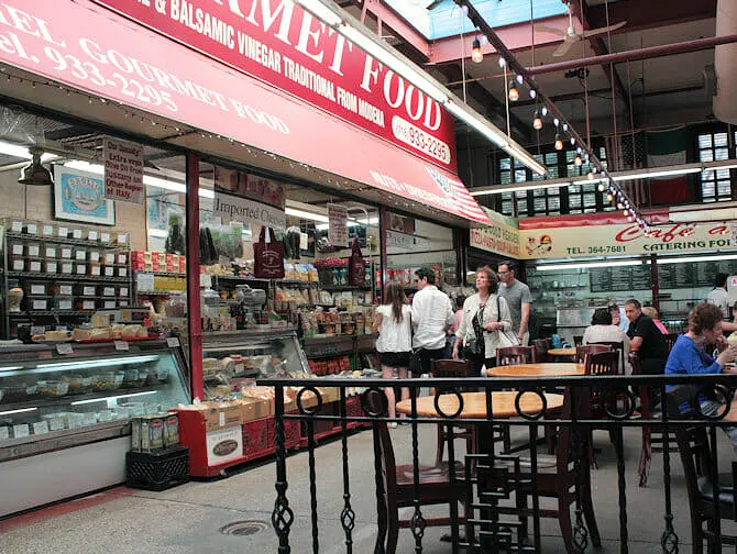 Mercado Little Italy del Bronx Nueva York