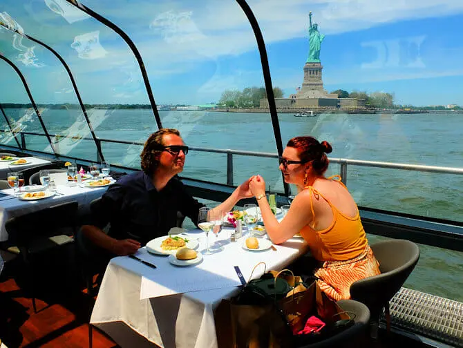 Crucero con cena de San Valentín en Nueva York - Estatua de la Libertad