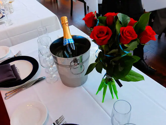 Crucero con cena de San Valentín en Nueva York