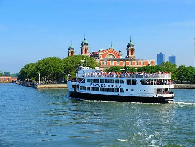 Ellis Island en Nueva York - Statue Cruises