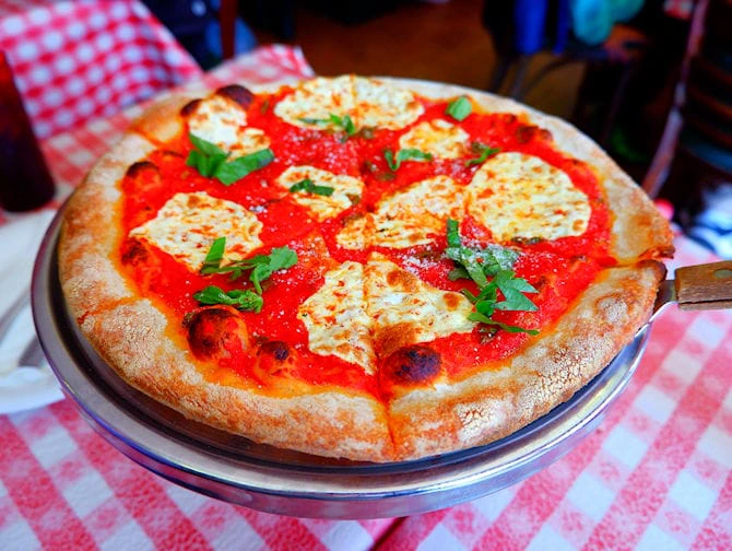 La mejor pizza de Nueva York - Lombardi's Pizza