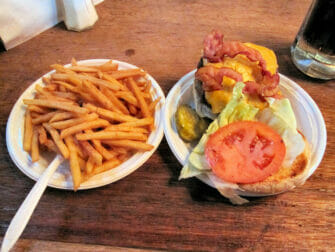 Las mejores hamburguesas de Nueva York - Hamburguesa de Corner Bistro