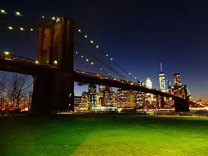 Parques en Nueva York - Brooklyn Bridge por la noche