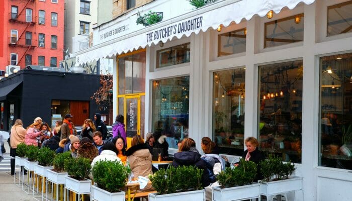 Restaurantes vegetarianos en Nueva York - Terraza The Butcher's Daughter