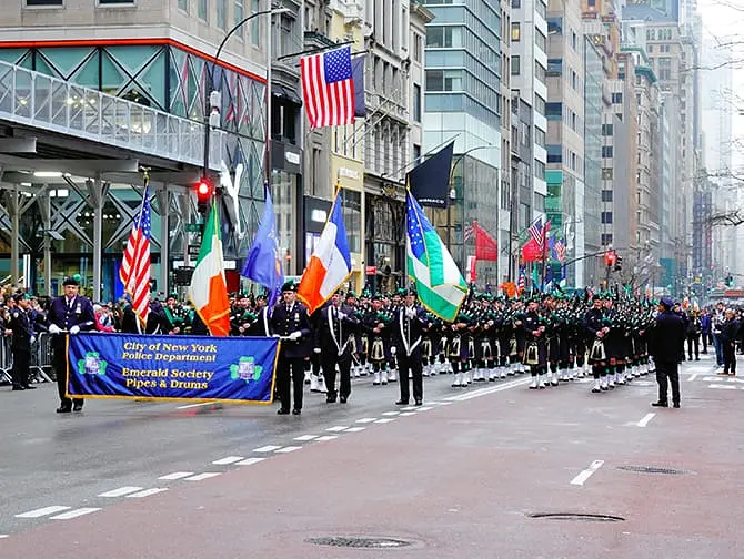 El día de St. Patrick en Nueva York - desfile de st. patricks en nueva york