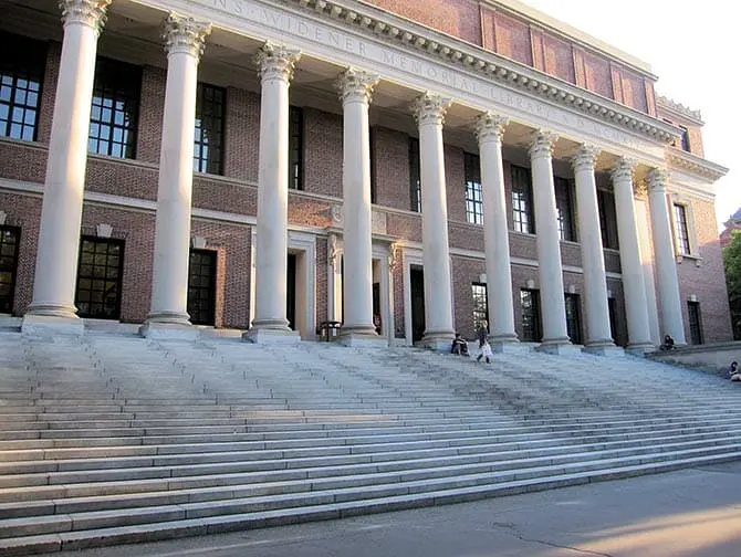 Excursión desde Nueva York a Boston en bus - Harry Elkins Widener Memorial Library
