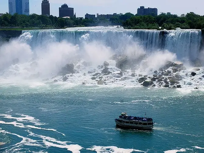 Excursión de 2 días a Niagara Falls - Paseo en barco