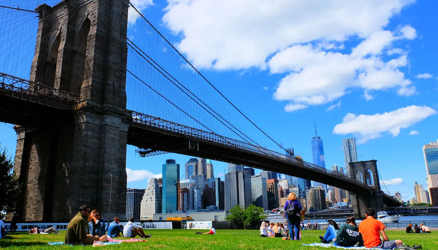 Brooklyn Bridge Park en Nueva York - Descansando