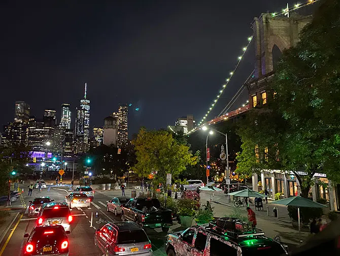 Bus hop on hop off Gray Line en Nueva York - Brooklyn por la noche
