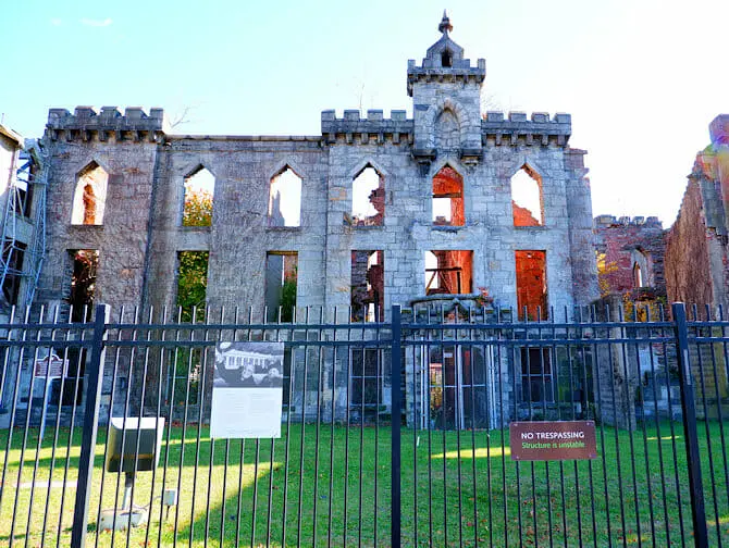 Qué ver y hacer en Roosevelt Island - Smallpox Hospital