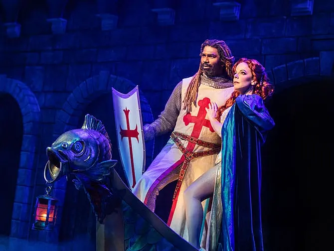 Tickets para Spamalot en Broadway - Decoración