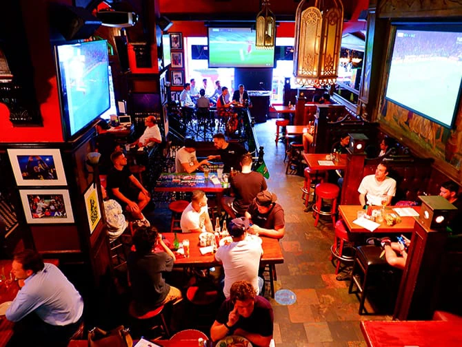 Los mejores bares deportivos en Nueva York - The Football Factory at Legends