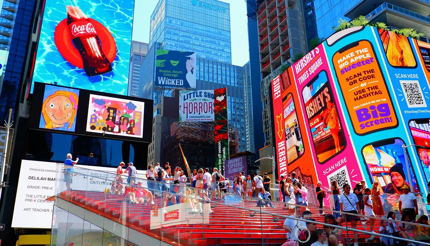 Qué ver y hacer en Times Square - escaleras rojas