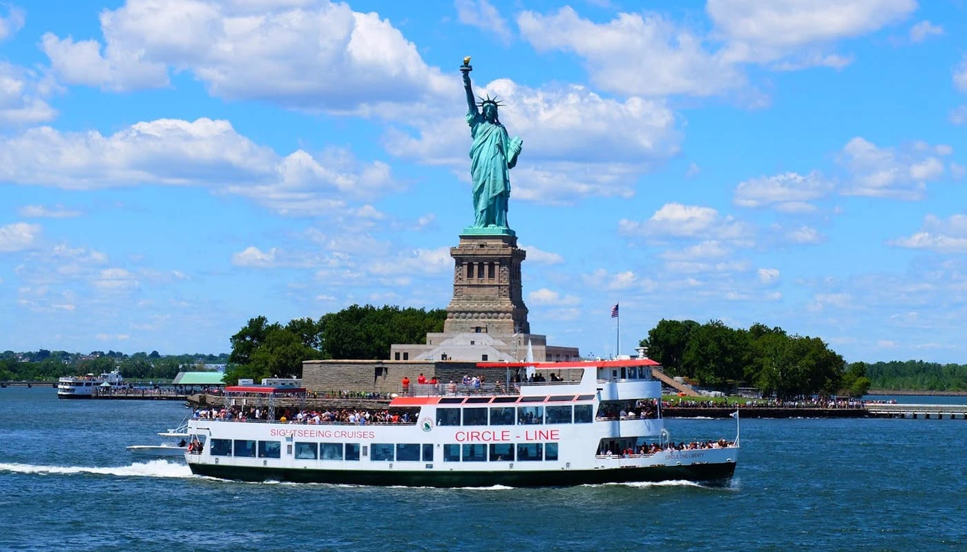 Lugares en Nueva York para visitar: las mejores atracciones - Paseo en barco
