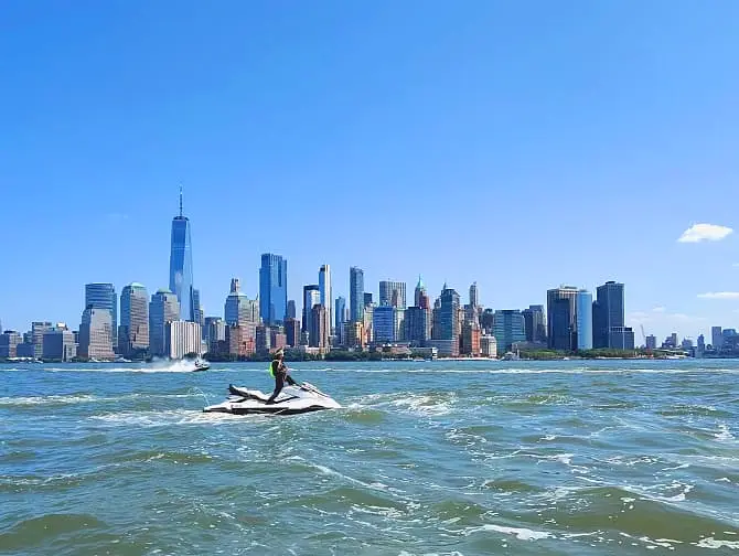 Jet ski en Nueva York - Skyline