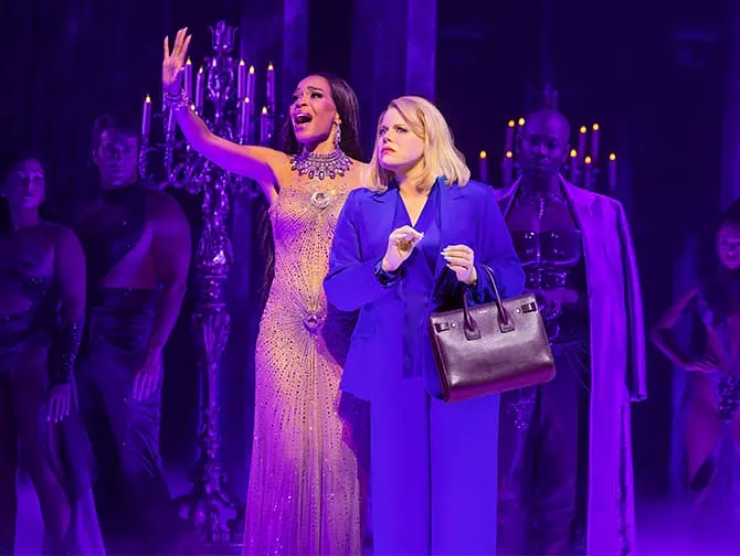 Tickets para Death Becomes Her en Broadway - Viola