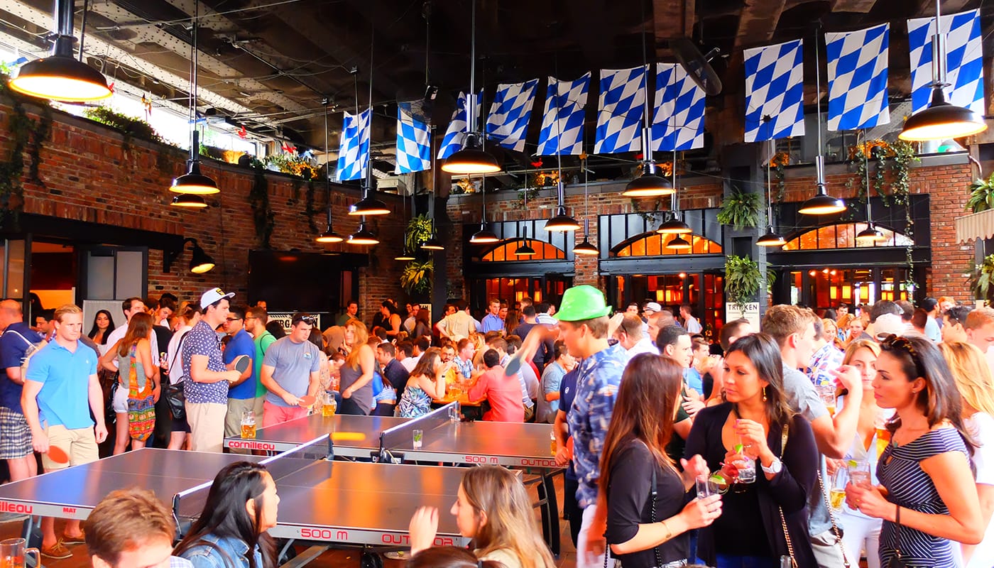Mejores clubes nocturnos en Nueva York - The Standard Biergarten