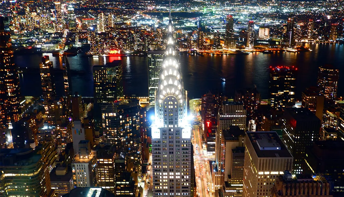Chrysler Building en Nueva York - De noche