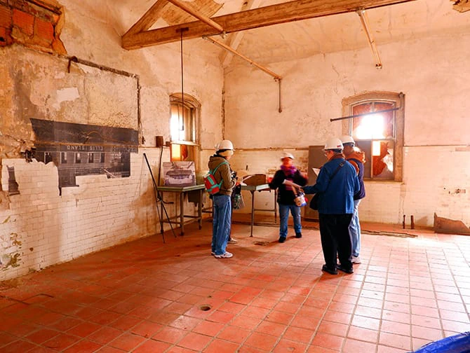 Tour con casco de Ellis Island en Nueva York - Hospital de la Isla de Inmigración