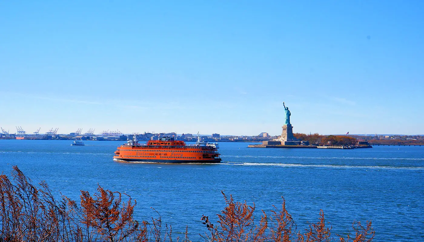 Ruta a pie por Governors Island en Nueva York - Descubre un lado diferente de Nueva York